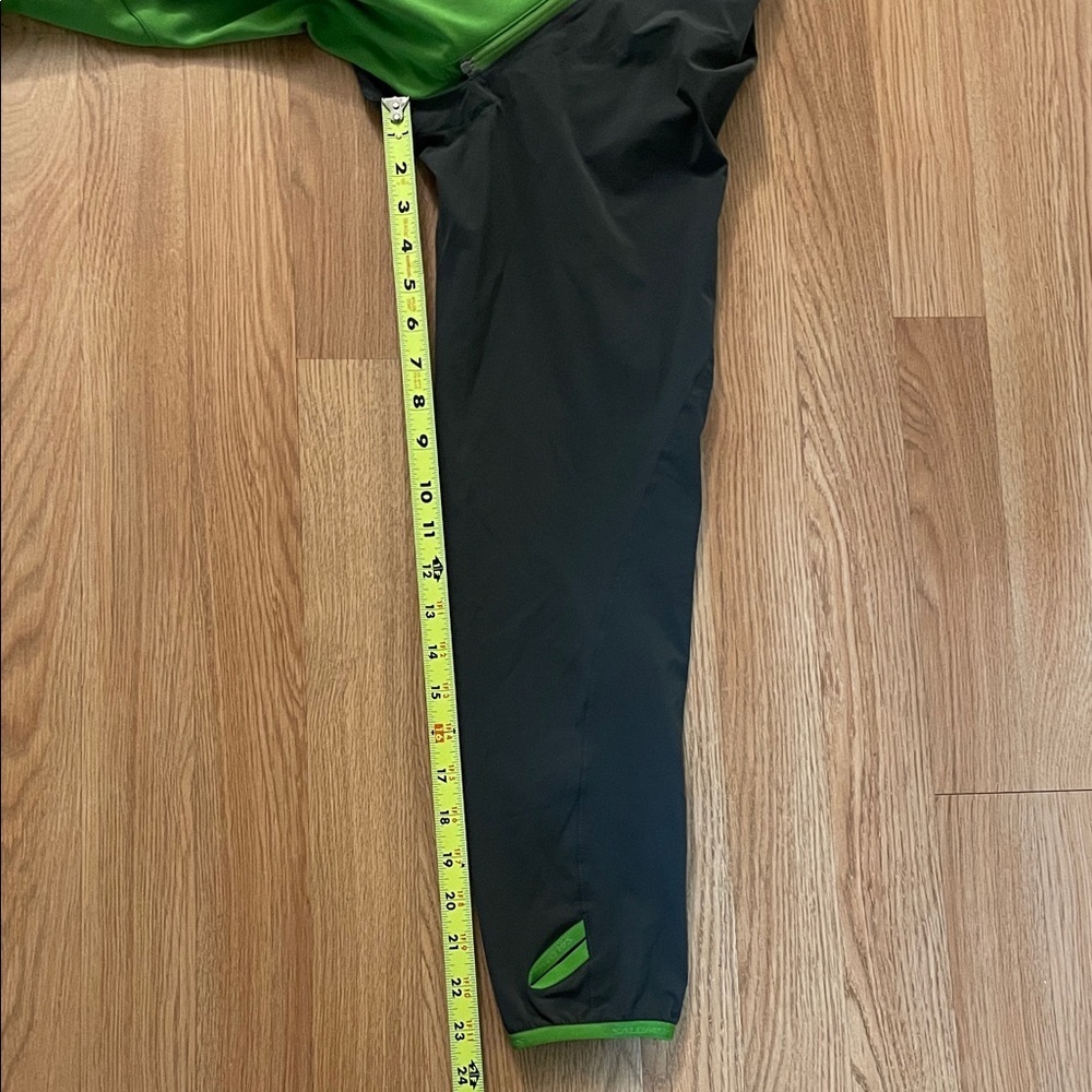 Salomon Women's Vibrant Green and Black Ski Jacket - Picture 11 of 11